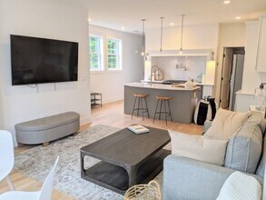 137 Almy St in Providence, RI - Building Photo - Building Photo