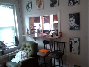 2001 Commonwealth Ave in Boston, MA - Foto de edificio - Building Photo