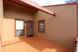 22 Walcott Dr in Boynton Beach, FL - Building Photo - Building Photo