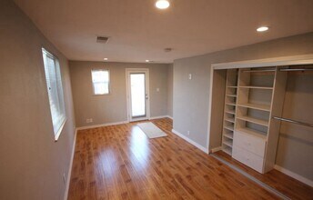 27 Vallejo St in Petaluma, CA - Building Photo - Building Photo