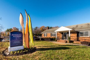 Deering Manor in Richmond, VA - Building Photo