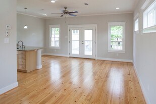 1324 Rutland St, Unit 1324 A in Houston, TX - Building Photo