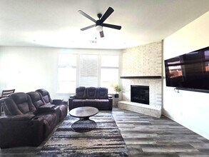 2449 Twin Oaks Dr in Little Elm, TX - Building Photo - Building Photo