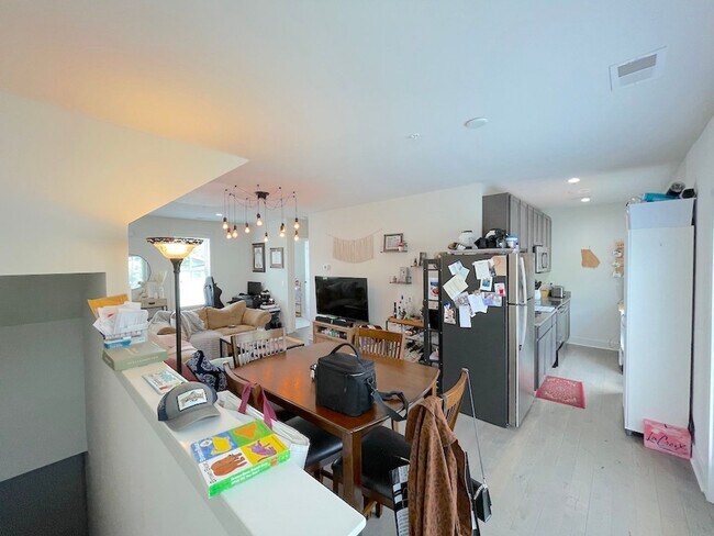 611B E Duffy Ln in Savannah, GA - Building Photo - Building Photo