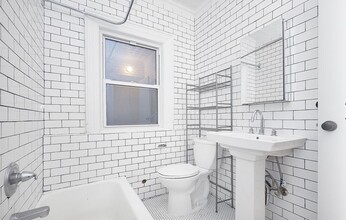 1068 Walton Ave in Bronx, NY - Building Photo - Interior Photo