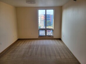 2121 S Kinnickinnic Ave in Milwaukee, WI - Building Photo - Building Photo