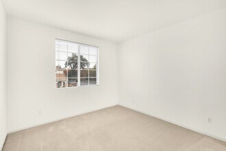 9838 Brinzino Ct in Elk Grove, CA - Building Photo - Building Photo