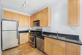 1075 W Roosevelt Rd in Chicago, IL - Building Photo - Building Photo