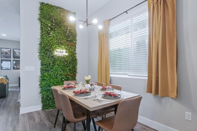 6029 Benton St in Arvada, CO - Foto de edificio - Building Photo