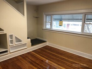 215 Cedar St, Unit 2 in Somerville, MA - Building Photo - Building Photo