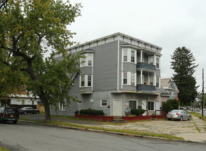 2435 Guilderland Ave in Schenectady, NY - Building Photo - Building Photo