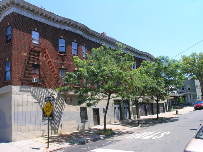 1648-1650 Taylor Ave in Bronx, NY - Foto de edificio - Building Photo