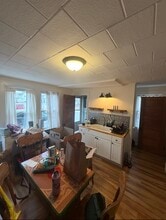 52 Everett St in Easthampton, MA - Building Photo - Building Photo