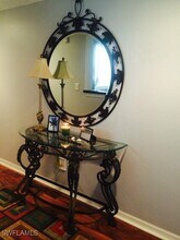 717 Landover Cir in Naples, FL - Foto de edificio - Building Photo