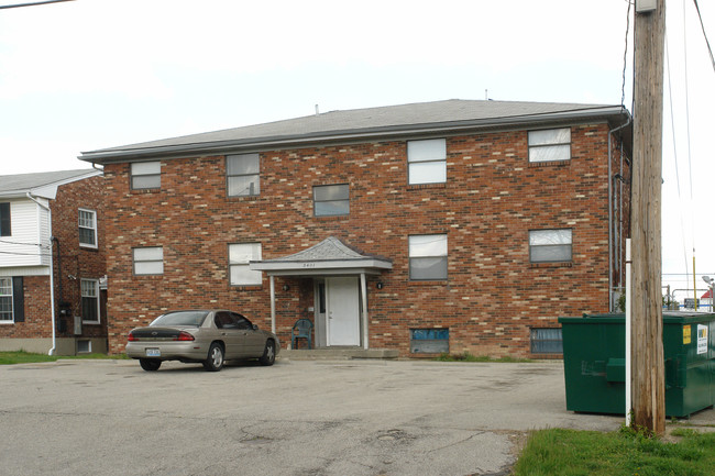 3401 Prestwood Dr in Louisville, KY - Building Photo - Building Photo