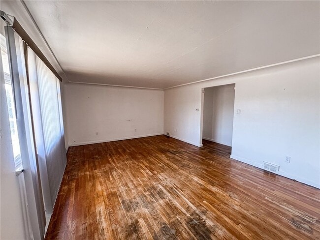 11 Raymond St in Dravosburg, PA - Building Photo - Building Photo
