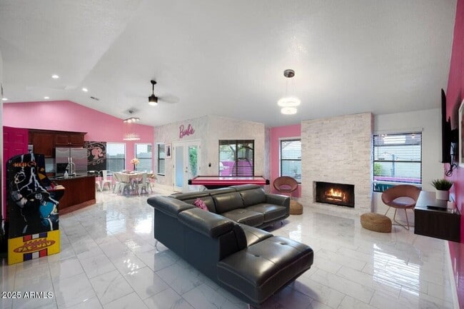 10944 E Becker Ln in Scottsdale, AZ - Building Photo - Building Photo