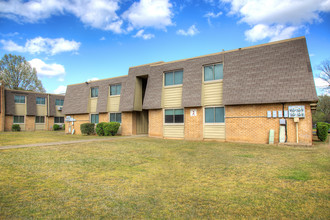 Briarcliff Apartments in Idabel, OK - Building Photo - Building Photo