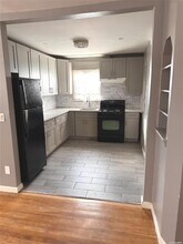 260-03 81st Ave in Queens, NY - Foto de edificio - Building Photo