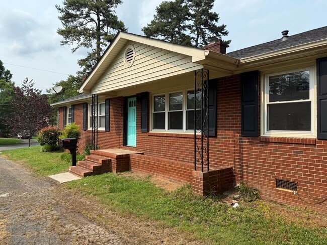 1510 Woodhill Ln in Charlotte, NC - Building Photo - Building Photo