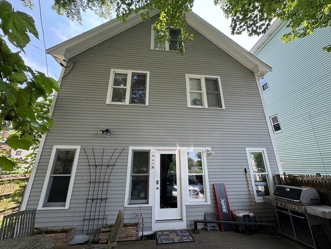 property at 12 Lincoln Pkwy