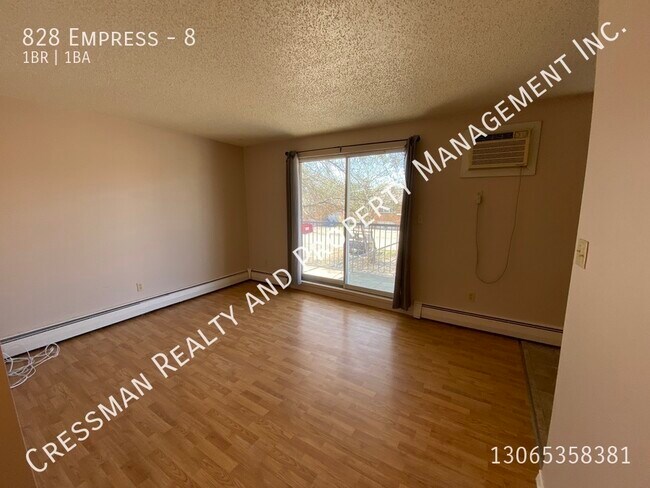 828 Empress St in Regina, SK - Building Photo - Building Photo