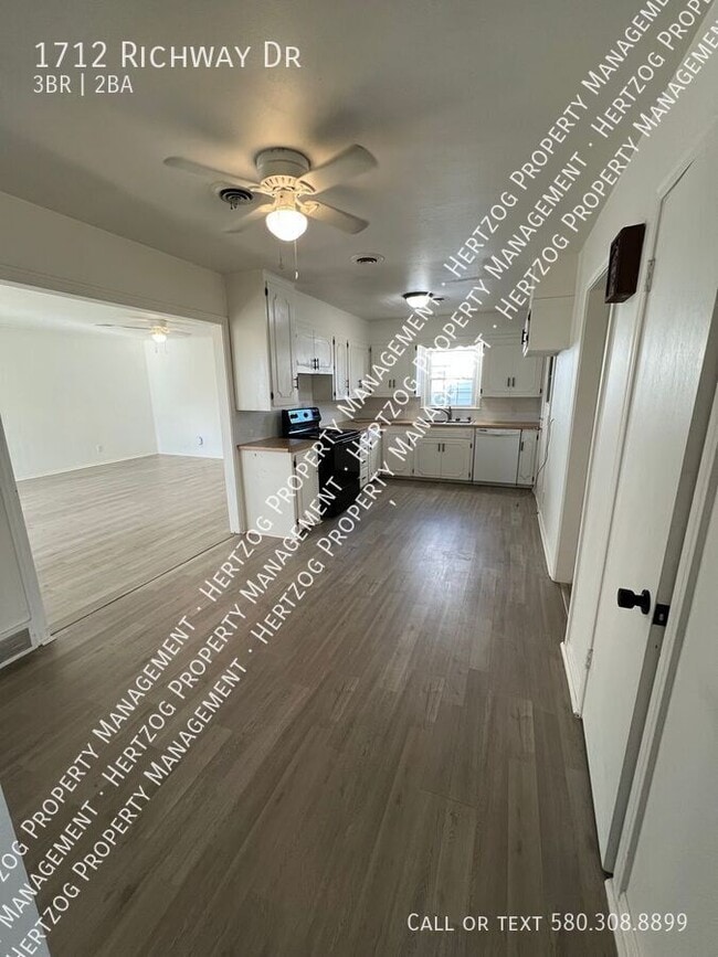 1712 Richway Dr in Ponca City, OK - Building Photo - Building Photo