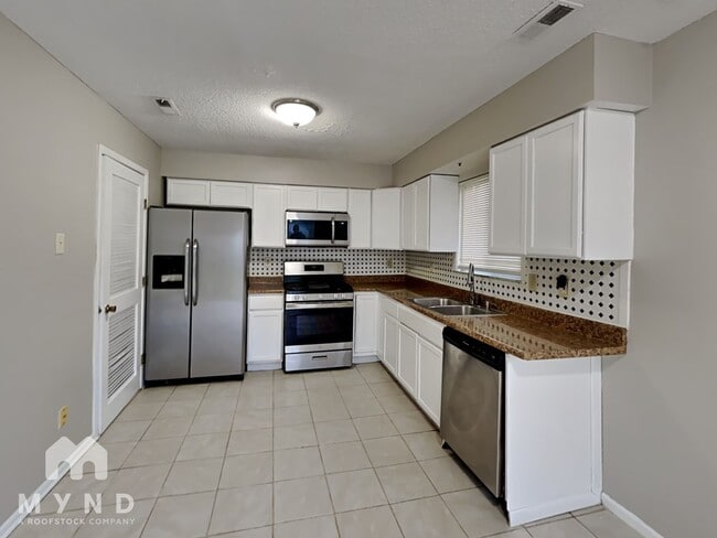 1497 Ringfield Dr in Galloway, OH - Building Photo - Building Photo