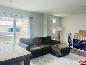 712 Pacific St in Santa Monica, CA - Foto de edificio - Building Photo