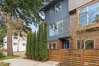 4071 NE 50th St in Seattle, WA - Foto de edificio - Building Photo