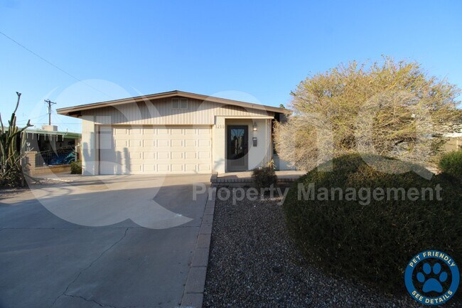 property at 1218 E Alameda Dr