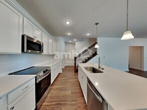 8276 Northpoint Dr in Sunbury, OH - Building Photo - Building Photo