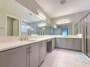 32277 Mahogany Valley Dr in Wesley Chapel, FL - Building Photo - Building Photo