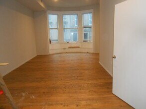 2013 Walnut St, Unit #4 in Philadelphia, PA - Building Photo - Building Photo