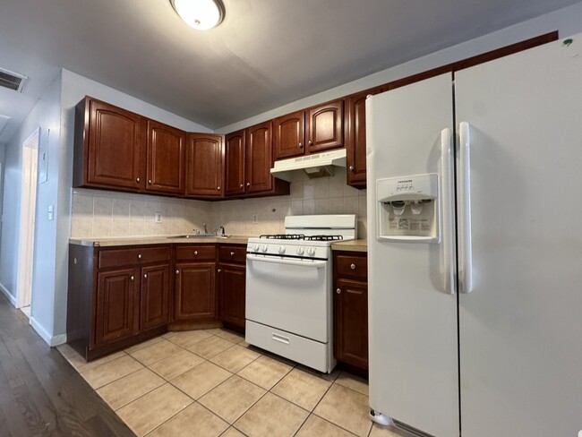 458 Bergen Ave, Unit 3