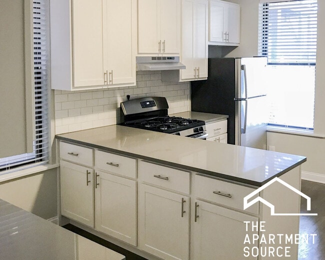 2730 N Wayne Ave, Unit 2