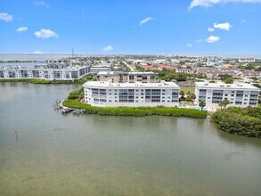 190 Pinellas Ln-Unit -208A in Cocoa Beach, FL - Building Photo - Building Photo
