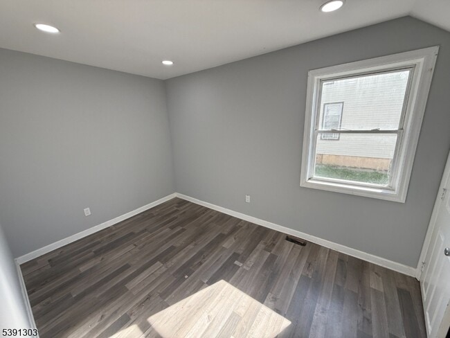 280 William St in Rahway, NJ - Building Photo - Building Photo