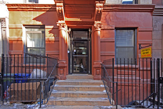 309 E 93rd St in New York, NY - Building Photo - Building Photo