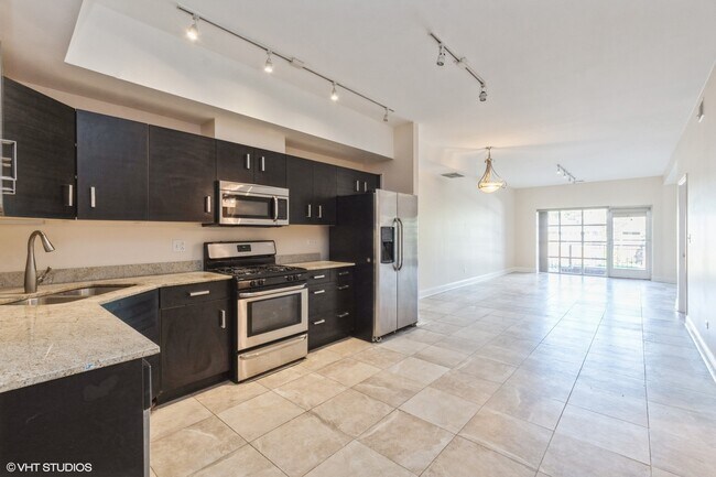 property at 2801 W Ardmore Ave