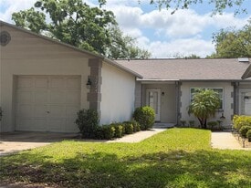 3724 River Oaks Ct in New Port Richey, FL - Building Photo