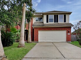 4919 Chase Wick Dr in Bacliff, TX - Building Photo