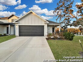 15015 Homing Mdw in San Antonio, TX - Building Photo