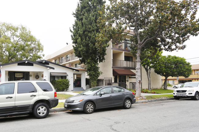 202 N Cedar St in Glendale, CA - Building Photo - Building Photo