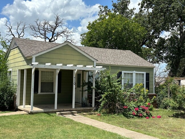 property at 710 Meadow Ln