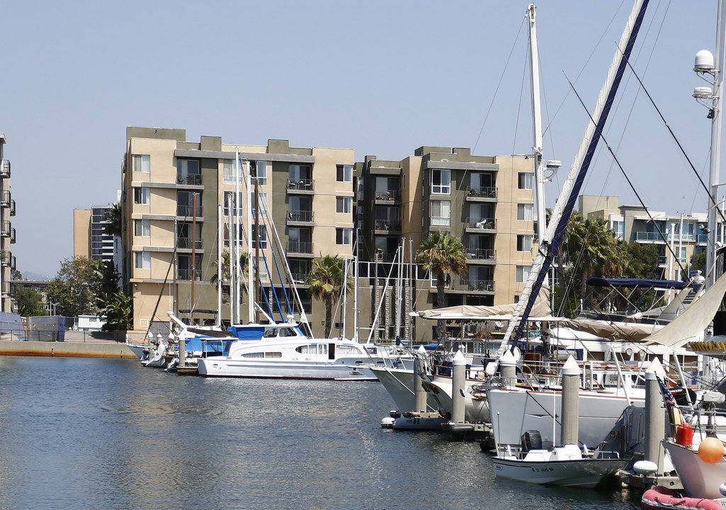 Dolphin Marina Monte Carlo in Marina Del Rey, CA - Foto de edificio