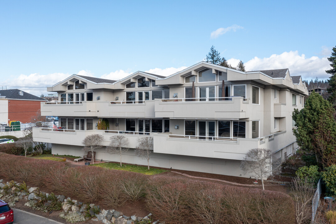 400 Howell Way in Edmonds, WA - Building Photo