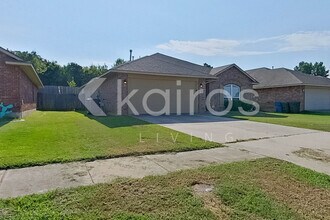 2416 Apple Way in Midwest City, OK - Foto de edificio - Building Photo