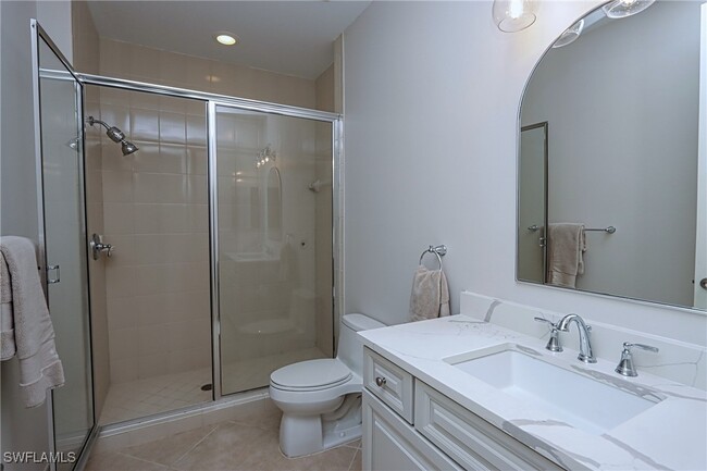 7152 Lemuria Cir in Naples, FL - Foto de edificio - Building Photo