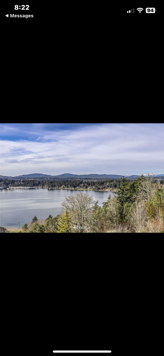 3357 Amak Ln in Bremerton, WA - Foto de edificio - Building Photo